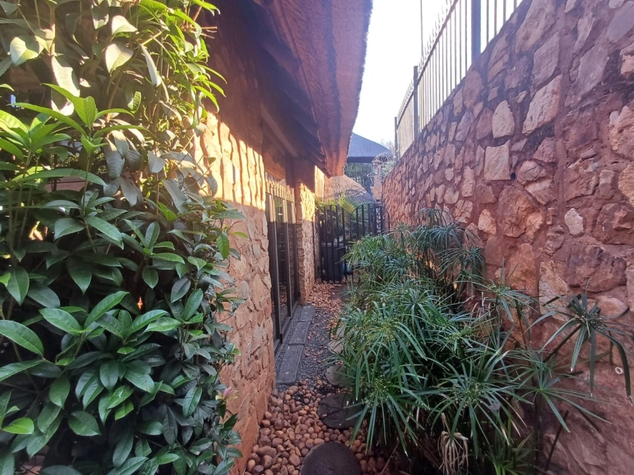 3 Bedroom Property for Sale in Kosmos North West